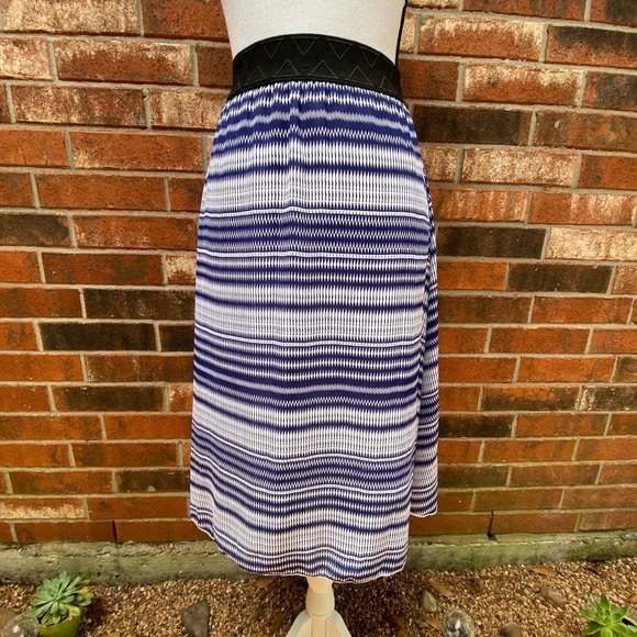 LulaRoe Striped Skirt - Picture 2 of 9